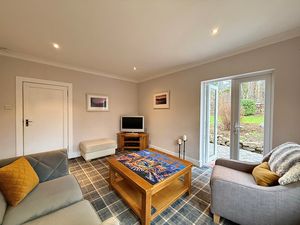 Photo 11- click for photo gallery